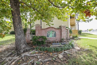 Cedar Lane Apartments in Tulsa, OK - Foto de edificio - Building Photo