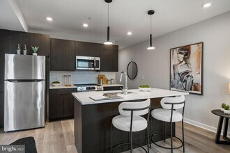 3449 Scotts Ln, Unit B319 in Philadelphia, PA - Building Photo - Building Photo