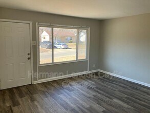 9840 Medford Dr in St. Louis, MO - Building Photo - Building Photo