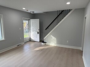 1115 Fairdale St, Unit 415 in Pittsburgh, PA - Building Photo - Building Photo