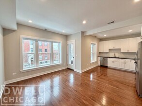 1709 W Lunt Ave, Unit 2 in Chicago, IL - Building Photo - Building Photo