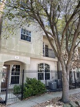 326 Malone St in Houston, TX - Building Photo - Building Photo
