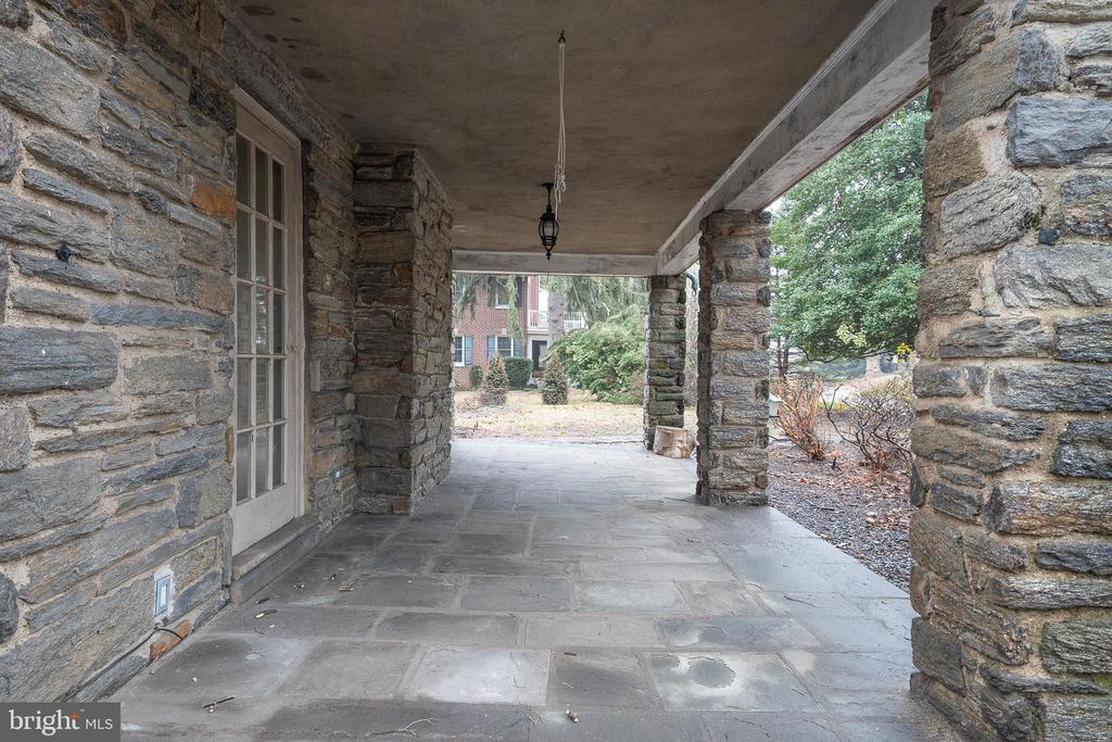 625 Chelten Hills Dr in Elkins Park, PA - Building Photo