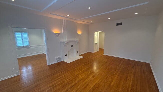 6130 Orange St, Unit 6130