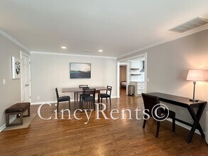 3684 Ashworth Dr in Cincinnati, OH - Building Photo - Building Photo