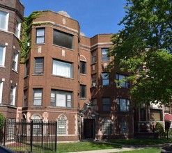 6936 S Paxton Ave in Chicago, IL - Foto de edificio - Building Photo