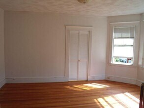 79 College Ave, Unit #2 in Somerville, MA - Building Photo - Building Photo