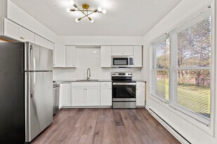 The Meadows Student Housing: Newly Renovated in Geneseo, NY - Building Photo