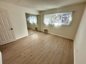 1670 W Broadway in Anaheim, CA - Building Photo - Building Photo