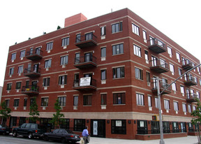 379-389 Kings Hwy in Brooklyn, NY - Building Photo
