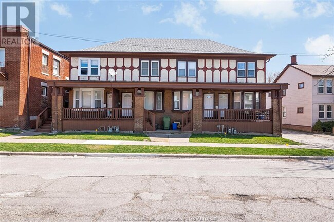 118 Elm Ave in Windsor, ON - Building Photo - Building Photo