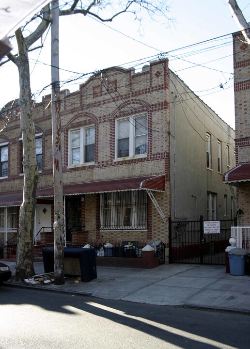 588 Bradford St in Brooklyn, NY - Building Photo