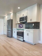 219 E 8th St in Lincoln, CA - Building Photo - Building Photo