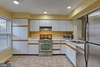 1127 Wicklow Ct in Hummelstown, PA - Building Photo - Building Photo