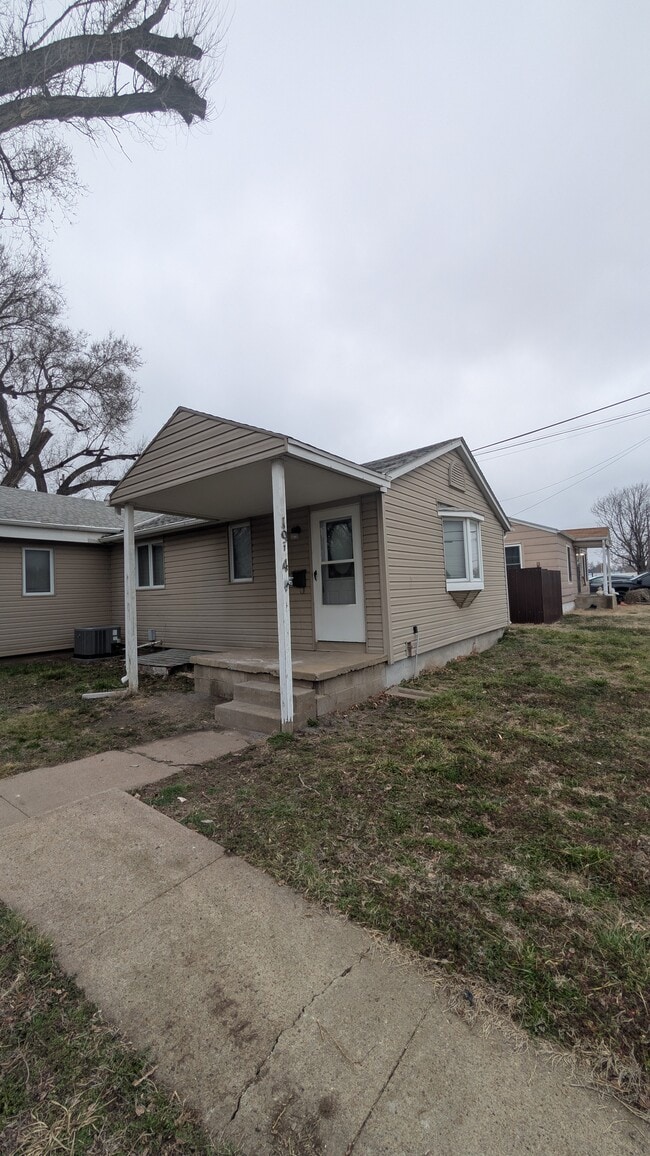 property at 1914 Hageman Ave