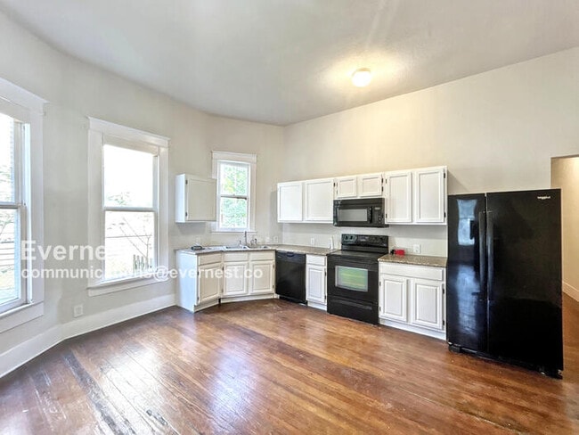 410 E Carson St in San Antonio, TX - Building Photo - Building Photo