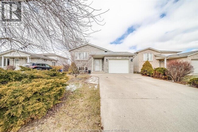 3494 Caribou Crescent in Windsor, ON - Building Photo - Building Photo
