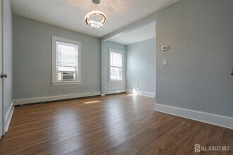 1860 Woodbridge Ave in Edison, NJ - Building Photo - Building Photo