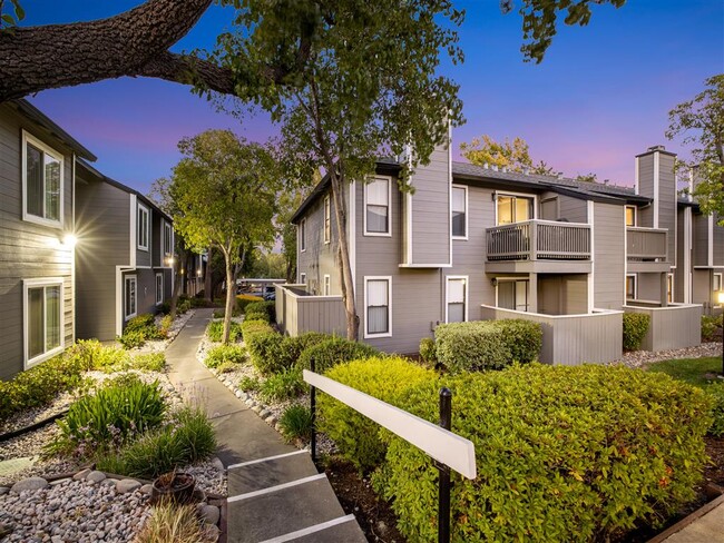 Sandpiper Village Apartment Homes in Vacaville, CA - Foto de edificio - Building Photo