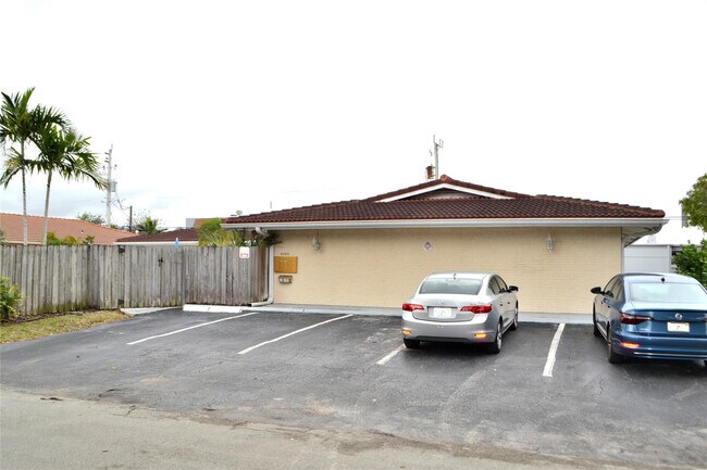 4209 NE 21st Ave in Fort Lauderdale, FL - Building Photo - Building Photo
