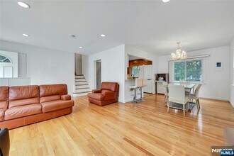 357 11th St in Cresskill, NJ - Building Photo - Building Photo