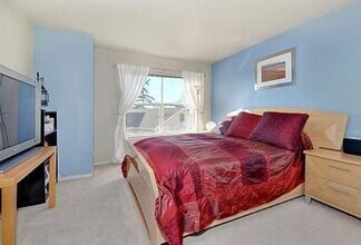 2964 142nd Pl SE, Unit Unit2 in Bellevue, WA - Building Photo - Building Photo