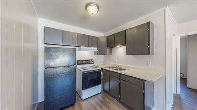 206 Lynn Dr, Unit B in Bryan, TX - Building Photo - Building Photo