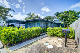 821 SE 14th St in Fort Lauderdale, FL - Building Photo - Building Photo