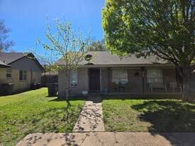 3404 Leon St in Bryan, TX - Building Photo