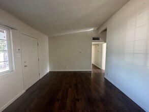 1316 Thorsen Ave in Modesto, CA - Building Photo - Building Photo