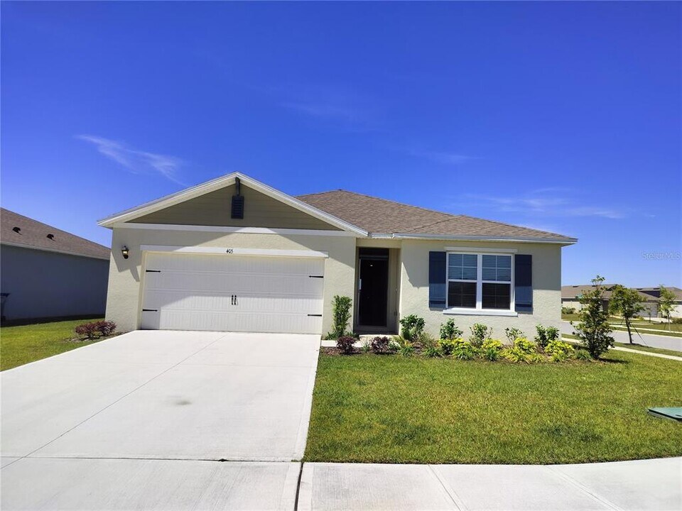 405 Noble Ave in Davenport, FL - Building Photo