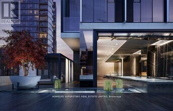 11 Yorkville Ave in Toronto, ON - Building Photo - Building Photo
