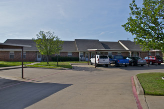 Hayden Apartments in Granbury, TX - Building Photo - Building Photo