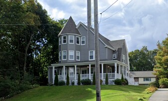 659 South St, Unit 3-bed 2-bath Waltham in Waltham, MA - Building Photo