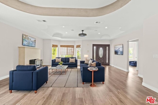 5027 Ledge Ave in Los Angeles, CA - Building Photo - Building Photo