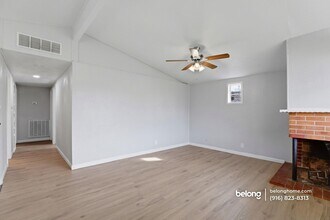 5741 39th St in Sacramento, CA - Building Photo - Building Photo