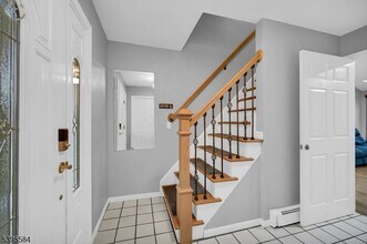 15 Sweetwood Ct in Parsippany Troy Hills, NJ - Building Photo - Building Photo