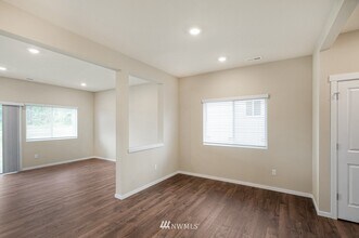 6556 Yorktown Plz NE in Bremerton, WA - Building Photo - Building Photo