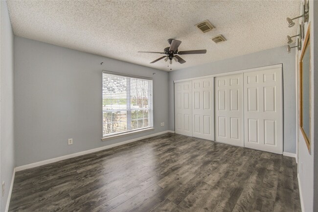 2927 Great Lakes Ave