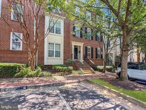 1546 Northern Neck Dr in Vienna, VA - Building Photo - Building Photo