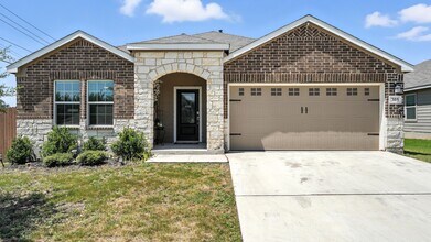 305 N Kowald Ln in New Braunfels, TX - Building Photo - Building Photo