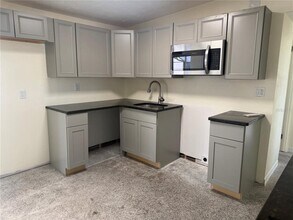 13308 Carol Dr in Hudson, FL - Building Photo - Building Photo