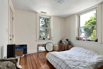 12 Woodbridge St, Unit 4 in Cambridge, MA - Building Photo - Building Photo