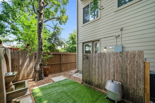 property at 1112 Andrews St