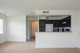 13917 Fairway Island Dr in Orlando, FL - Building Photo - Building Photo