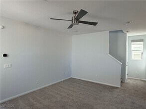 8686 Glen Echo Ave in Las Vegas, NV - Building Photo - Building Photo