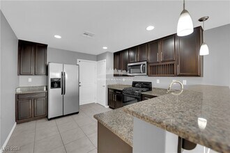 8688 Bella Sparkle Ave in Las Vegas, NV - Building Photo - Building Photo