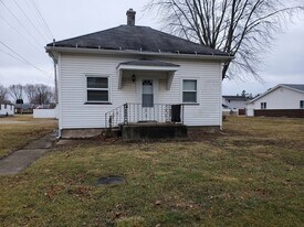 496 Edwards Ave in La Salle, IL - Building Photo