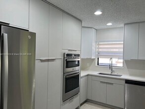 10860 NW 40th St in Coral Springs, FL - Building Photo - Building Photo