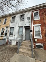 30 Perrine Ave in Trenton, NJ - Building Photo